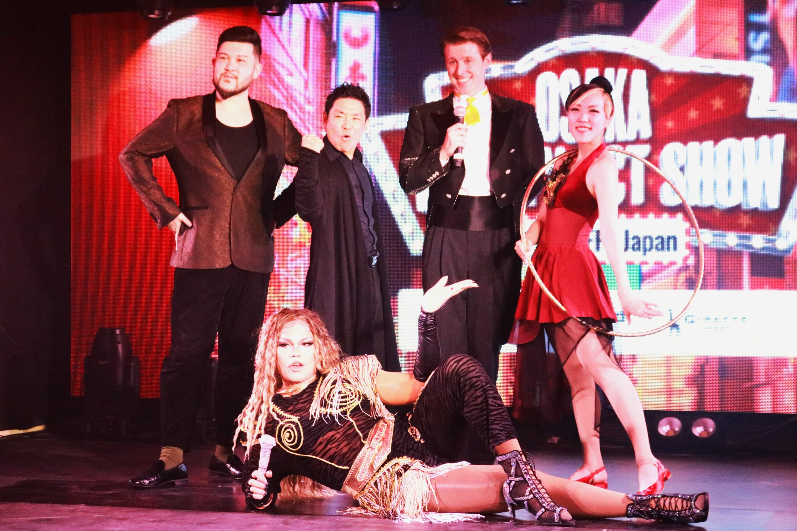 大阪食い倒れ市場17000 黒門市場 食い倒れの街・大阪らしい食べ歩きメニューも