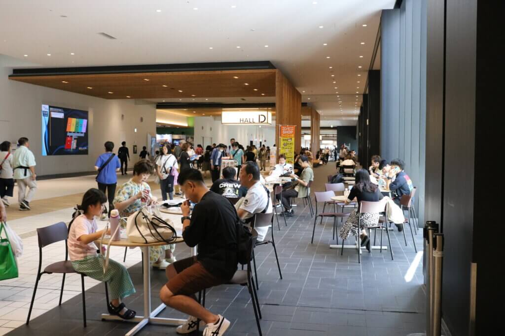 展示ホール外の様子