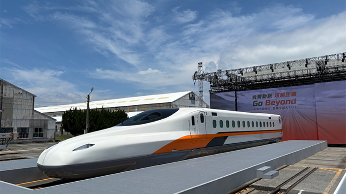 台湾高鉄の新型車両「N700ST」が台湾へ。日立・東芝、2028年末までに全