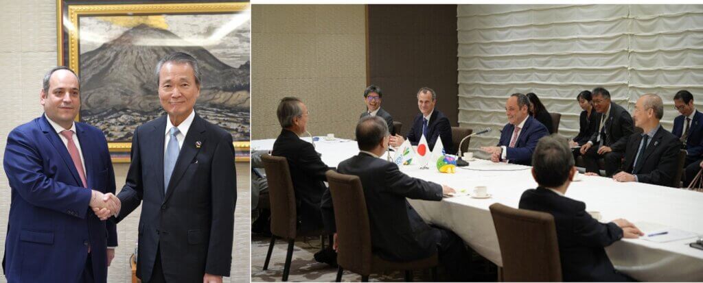 経団連会館で、BIEケルケンツェス事務局長と筒井会長が面会