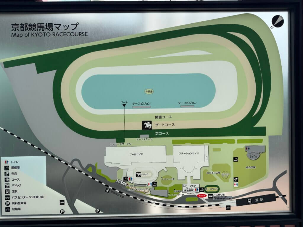 あの巨大建築がコース全体で見ると、こんなに小さいのですね