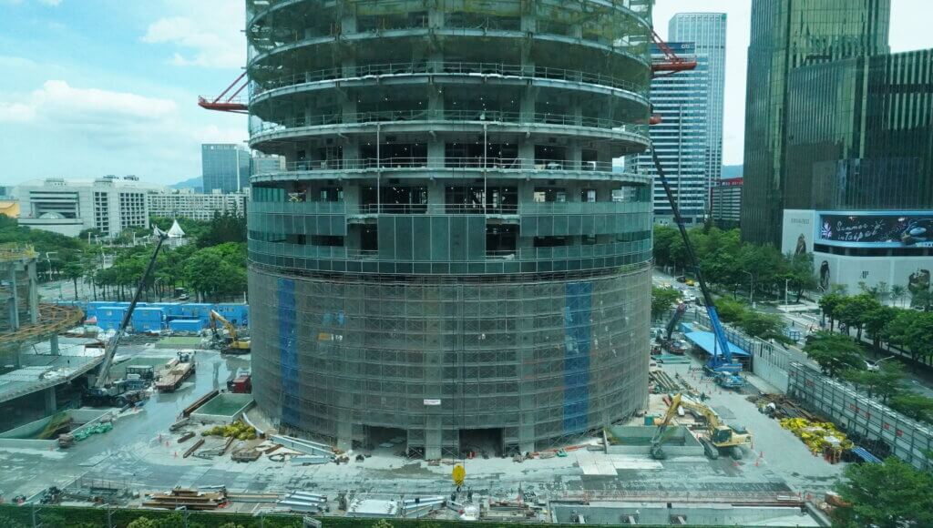 建設途中のタワー