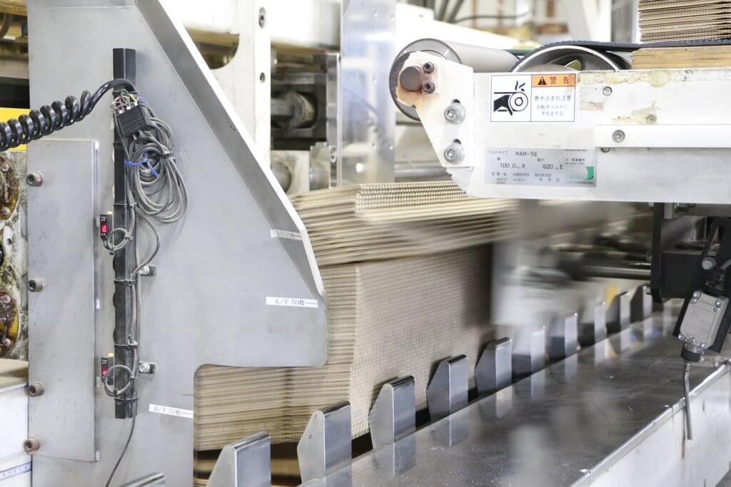 ワコンの段ボール製造ライン